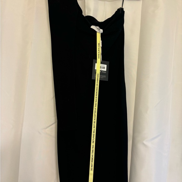 NWT DASHA MODERN MIDI DRESS (BLACK) - Picture 8 of 9
